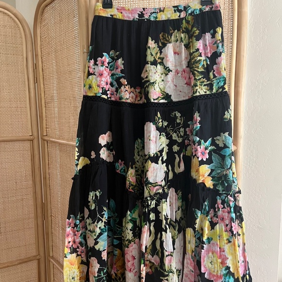 HEMANT AND NANDITA Midi Skirt in Black Floral - Picture 3 of 4